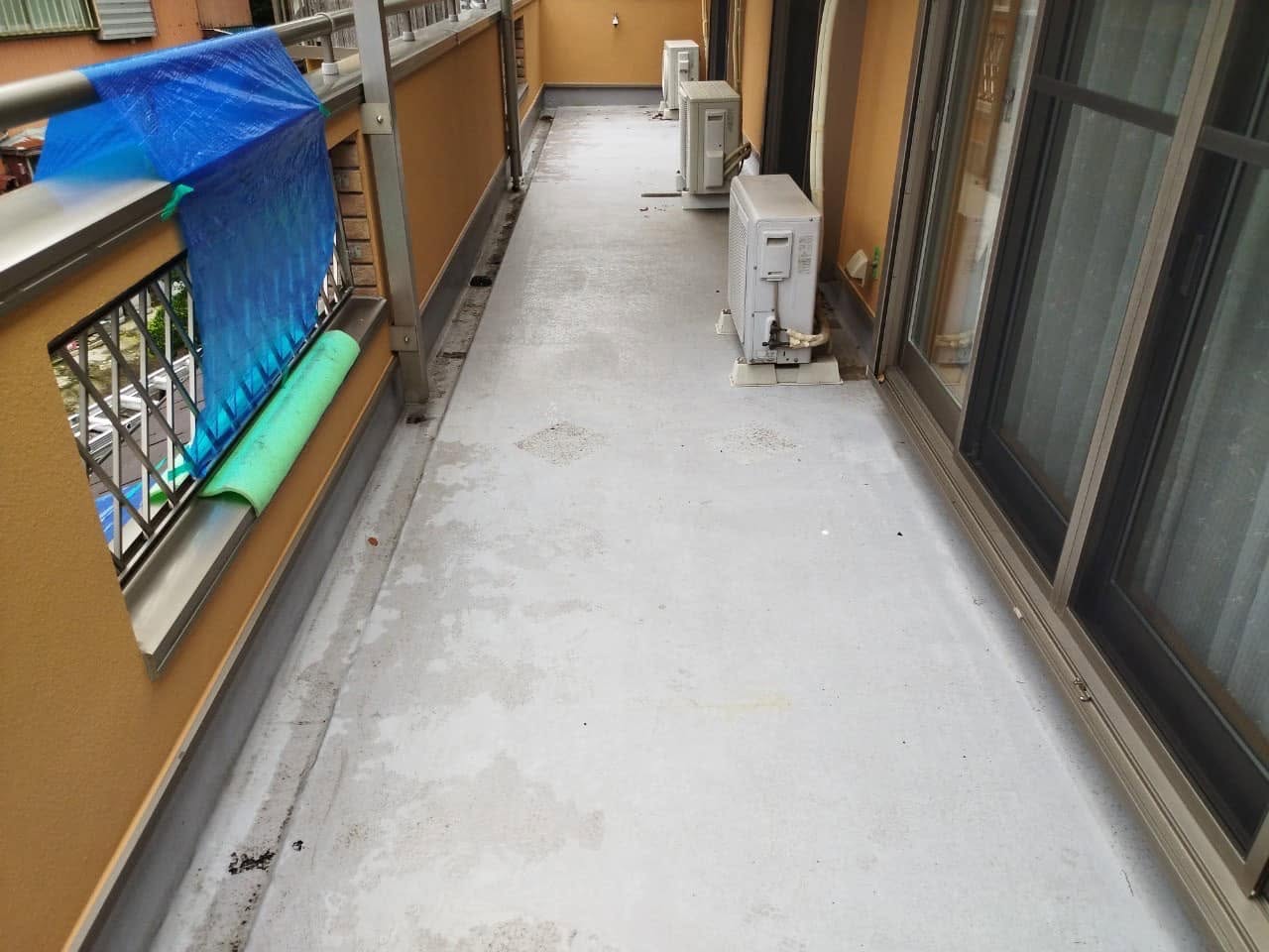 横浜市港北区 FRP防水バルコニーの施工前